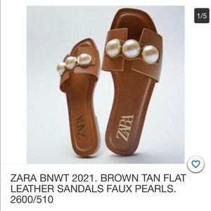 Leather slide with pearls